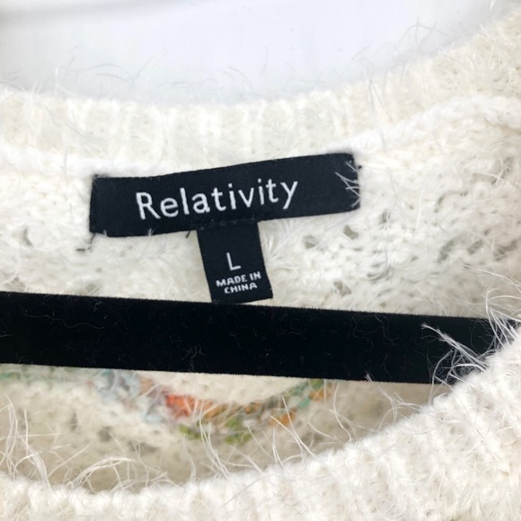 Relativity women’s Cream eyelash sweater Strip L - Picture 2 of 10